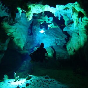 Wreck Dive – Tunnel – Cave